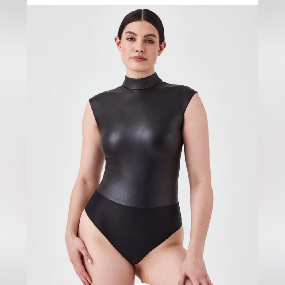 SPANX Luxe Faux Leather Mock Neck Bodysuit, Size XL, NWT (in black), Cap Sleeves